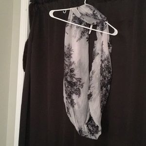 Blue/white infinity scarf